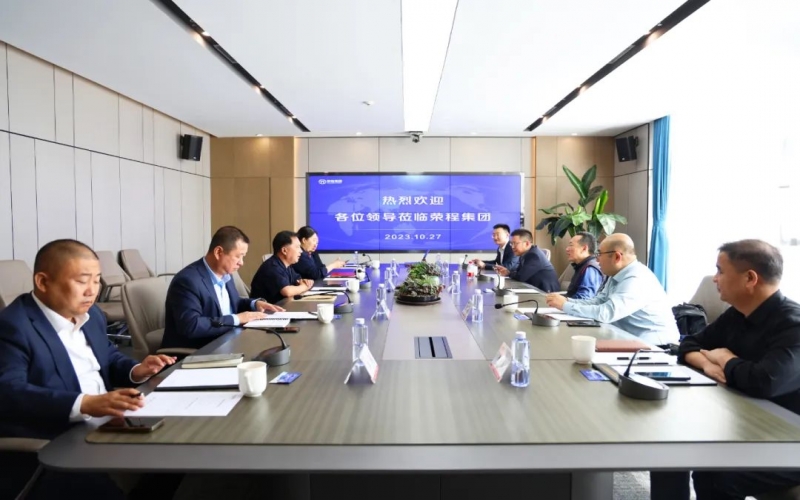 天津市轨道交通集团总工程师朱敢平一行到星空体育体育官方网站集团参观调研