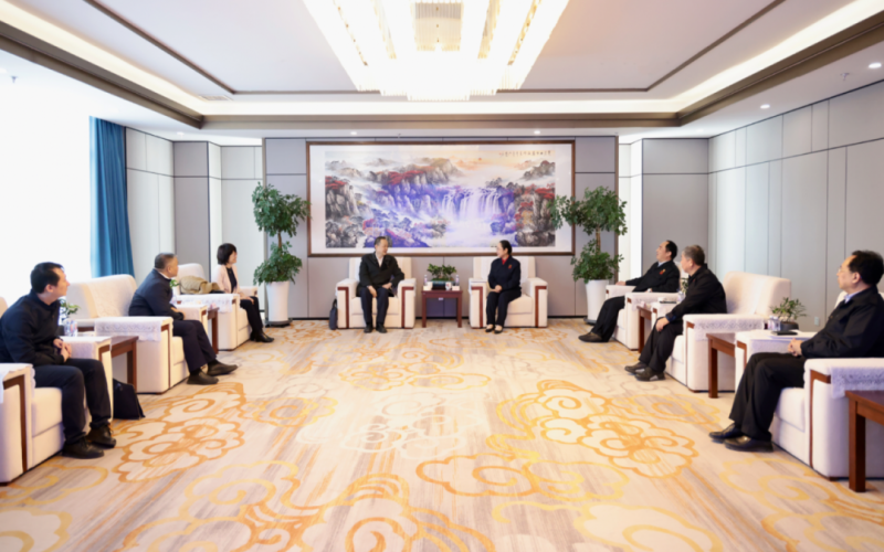 中共天津市委统战部副部长、市工商联党组书记郝树民一行到星空体育体育官方网站集团慰问调研