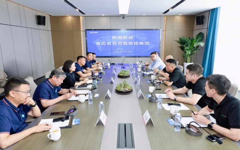 昇辉智能科技股份有限公司董事长李昭强一行到星空体育体育官方网站集团参观座谈
