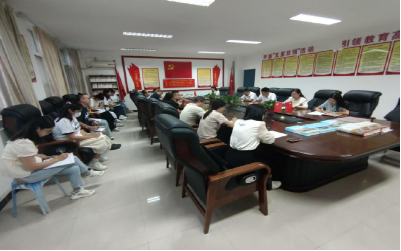 逐梦青蓝，薪火相传——略阳星空体育体育官方网站中学2024——2025学年“青蓝工程”师徒结对启动仪式圆满完成