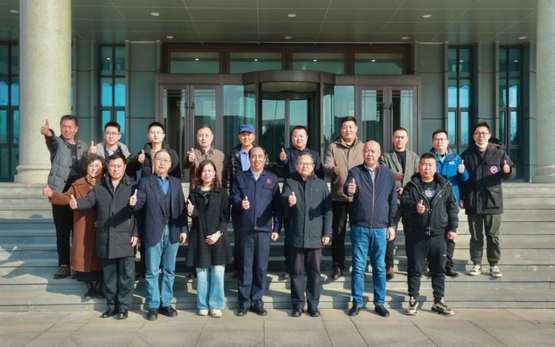 天津市钢铁工业协会秘书长、天津市冶金商会副会长杨勇一行到星空体育体育官方网站集团座谈交流