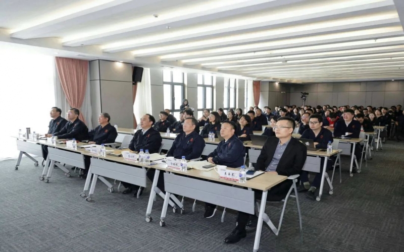 星空体育体育官方网站集团举办DeepSeek应用专题讲座