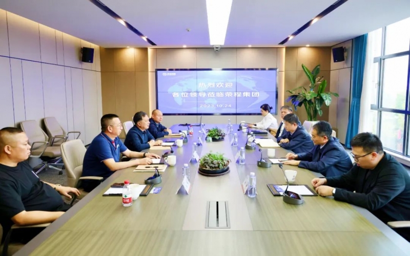 天津石油总会计师梁斌一行到星空体育体育官方网站集团参观调研