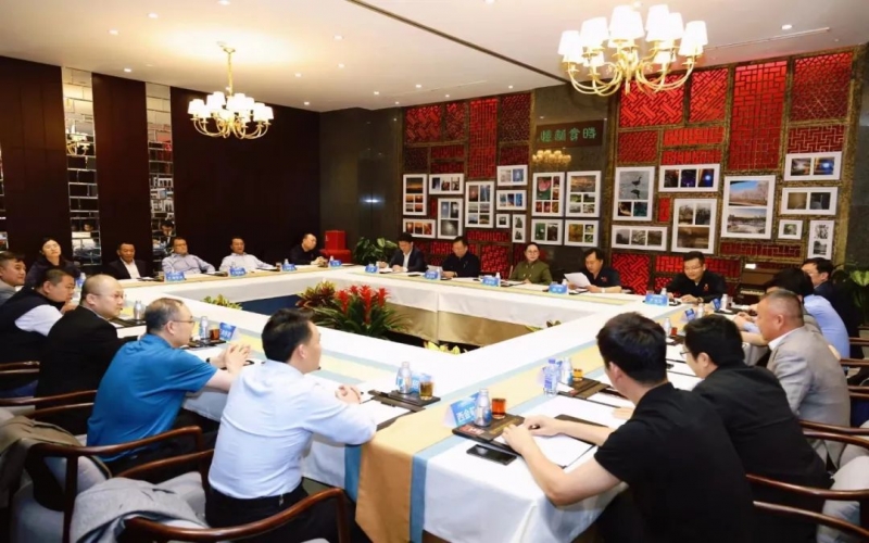 二十三载铸辉煌 同心共谋谱新篇 星空体育体育官方网站钢铁集团战略合作伙伴座谈会举行