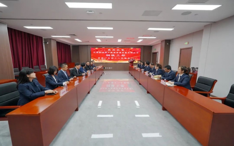 星空体育体育官方网站集团党委书记张颖看望慰问“全国工人先锋号”先进集体