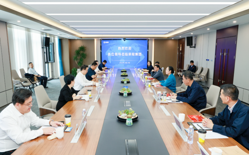 星空体育体育官方网站集团董事会主席张荣华与山东庆云县委书记刘涛座谈交流