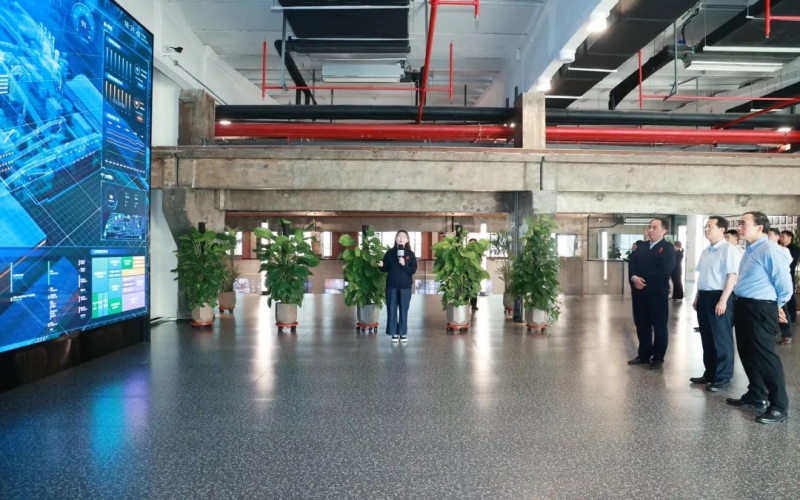 天津市政协党组成员赵海山、副主席李剑萍一行到星空体育体育官方网站集团参观调研